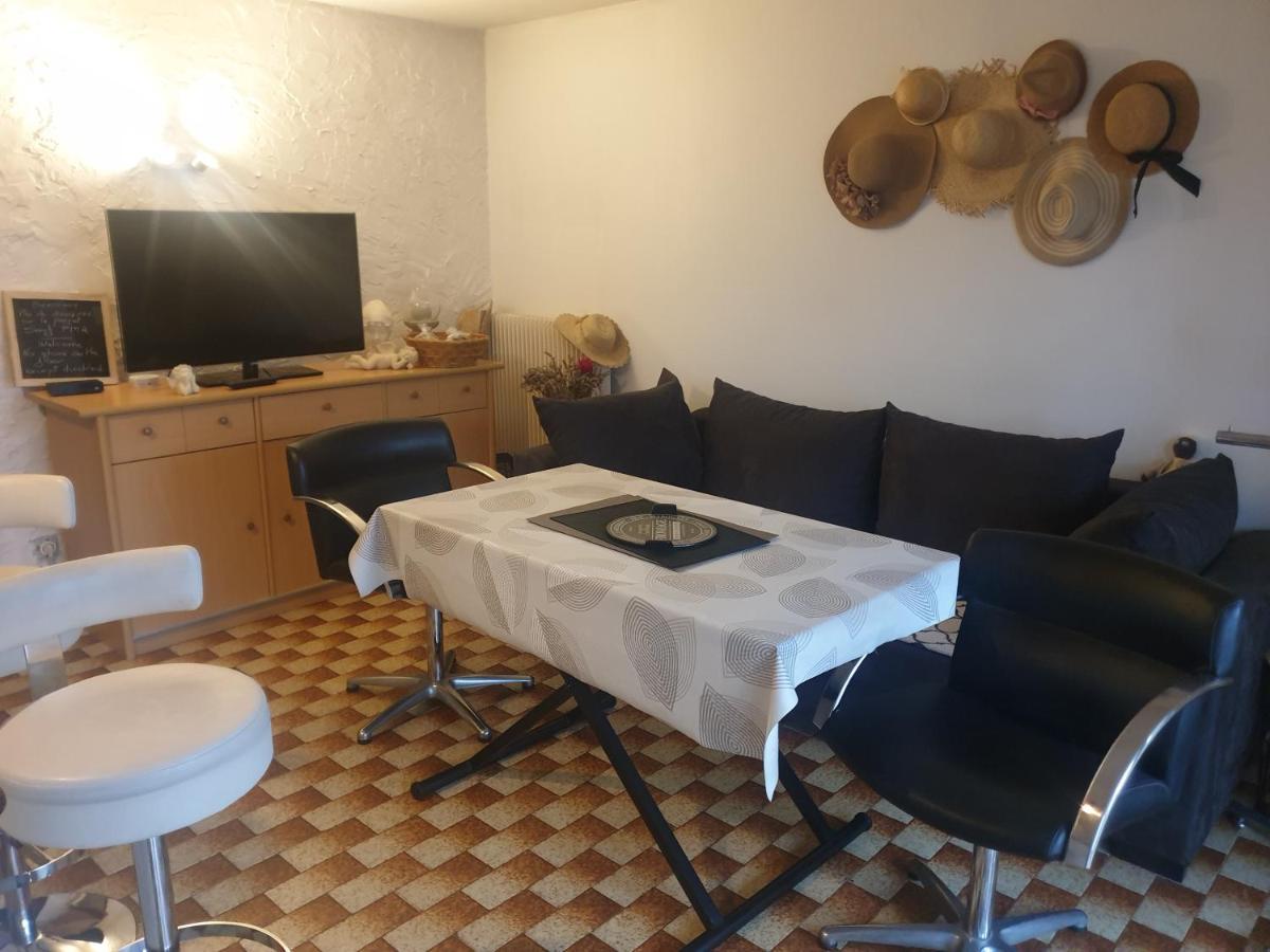 Maison Marylene Possibilite De Louer 2 Chambres Et Un Lit 1Place Supplementaire Ici C'Est Calme Et Simple Entretien Et Petit Dejeuner A Regler Sur Place Vous Gagnez 16 Pour-Cent Givry  Exterior photo